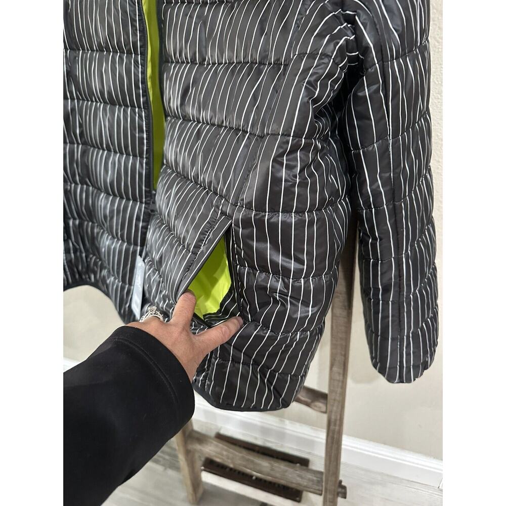 Disney’s The Nightmare Before Christmas Jack Skellington Puffy Jacket Reversible - Picture 9 of 12